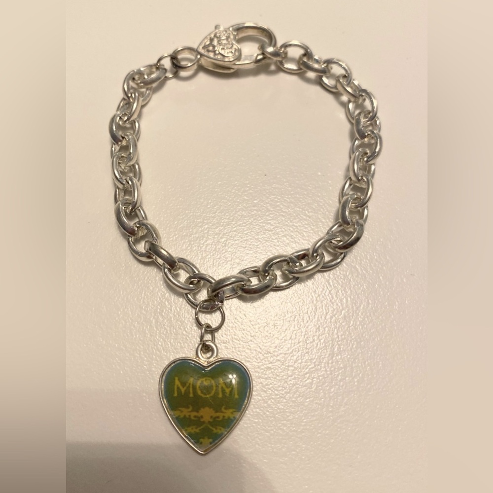 Hand Crafted Silver-Tone Chain Bracelet with Green Heart 'MOM' Charm